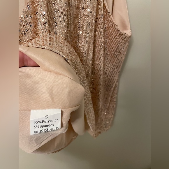 🆕Gold Sequence Tank✨ - Size S/M - Picture 4 of 4